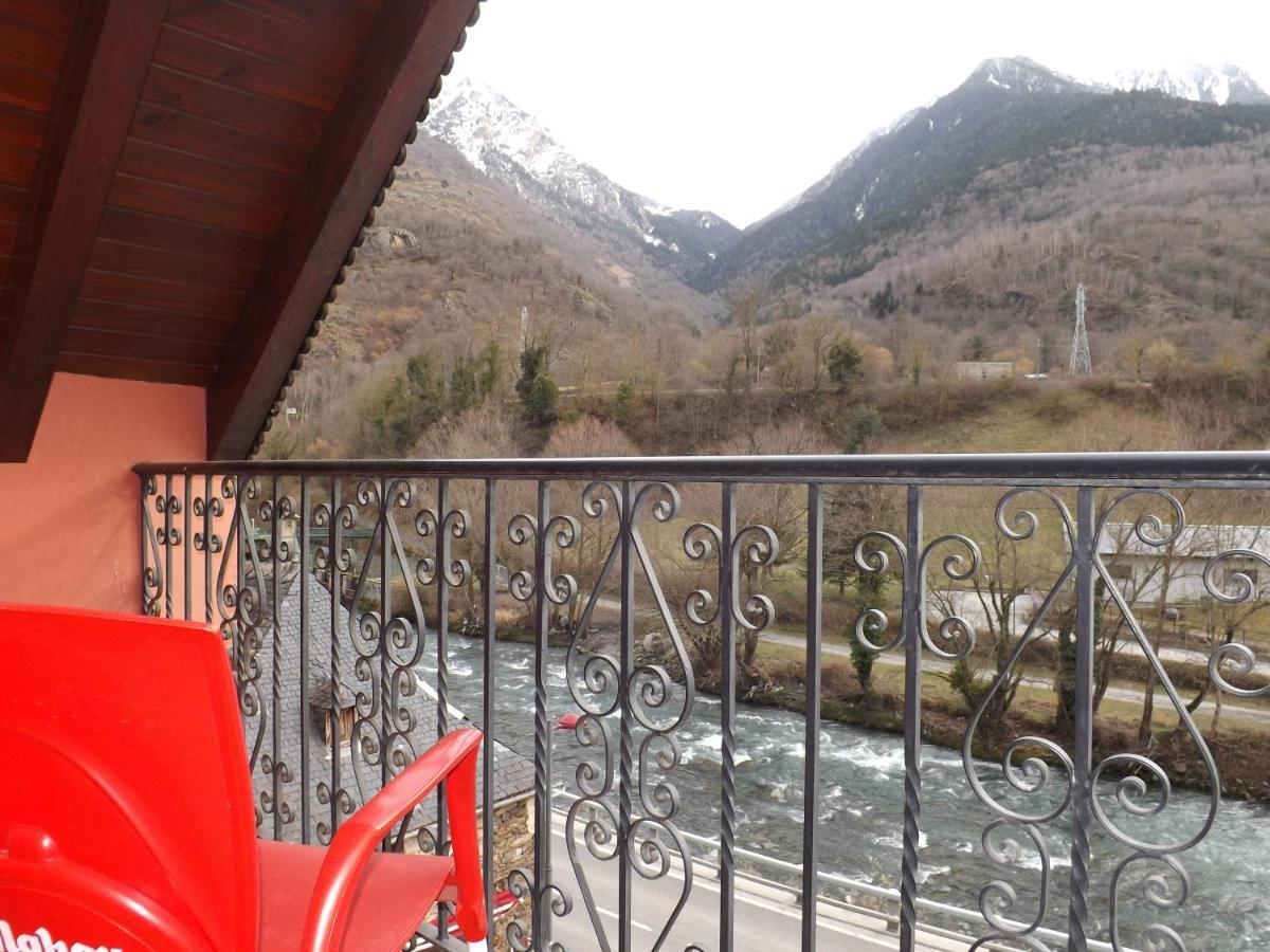 Hotel Shadows Bosost  Exterior foto